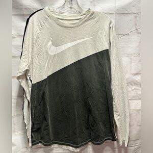 Nike‎ long sleeve tshirt size men’s large